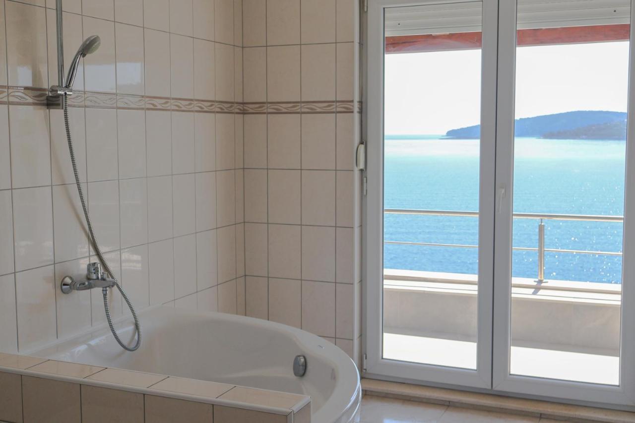 Apartman Klara Lumbarda Exterior photo