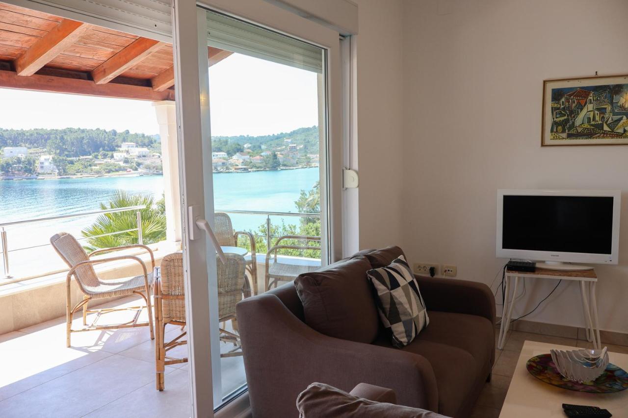 Apartman Klara Lumbarda Exterior photo